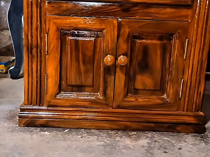 Side cabinet