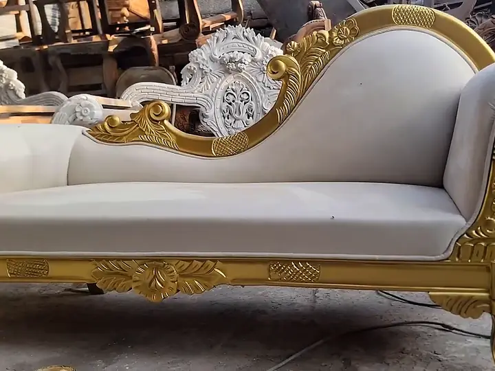 Chinioti dewan, gold polish